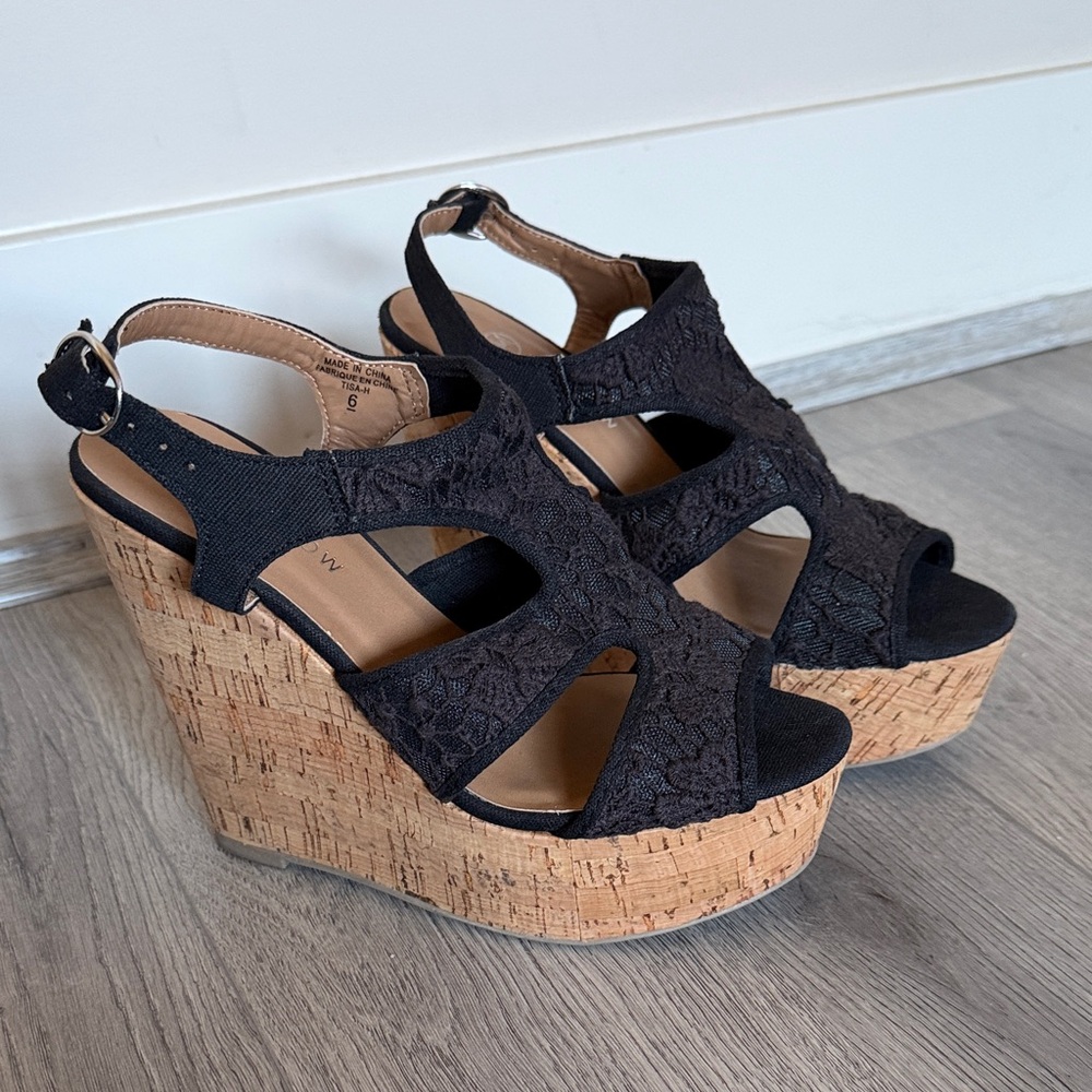 Harlow Black and Tan Wedge Sandals